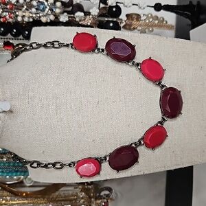 Ladies Purple Pink Statement Necklace NWOT Dark Silver Chain Fashion Jewelry